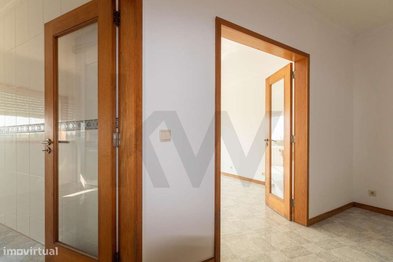 T2 ao Mercadona, em  Espinho, de 2 frentes  com garagem, varandas  22 - Grande imagem: 3/46