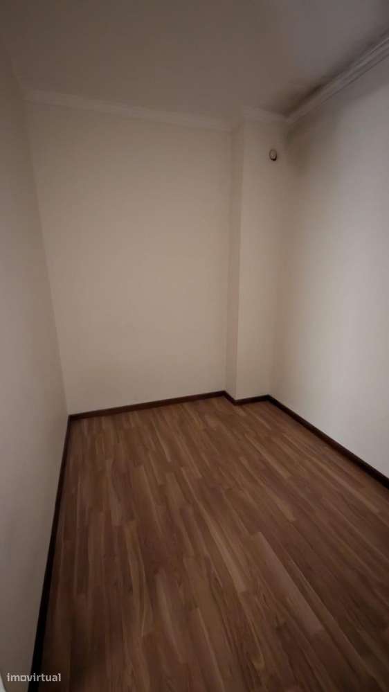 Excelente Apartamento T2 à venda na Maia-3
