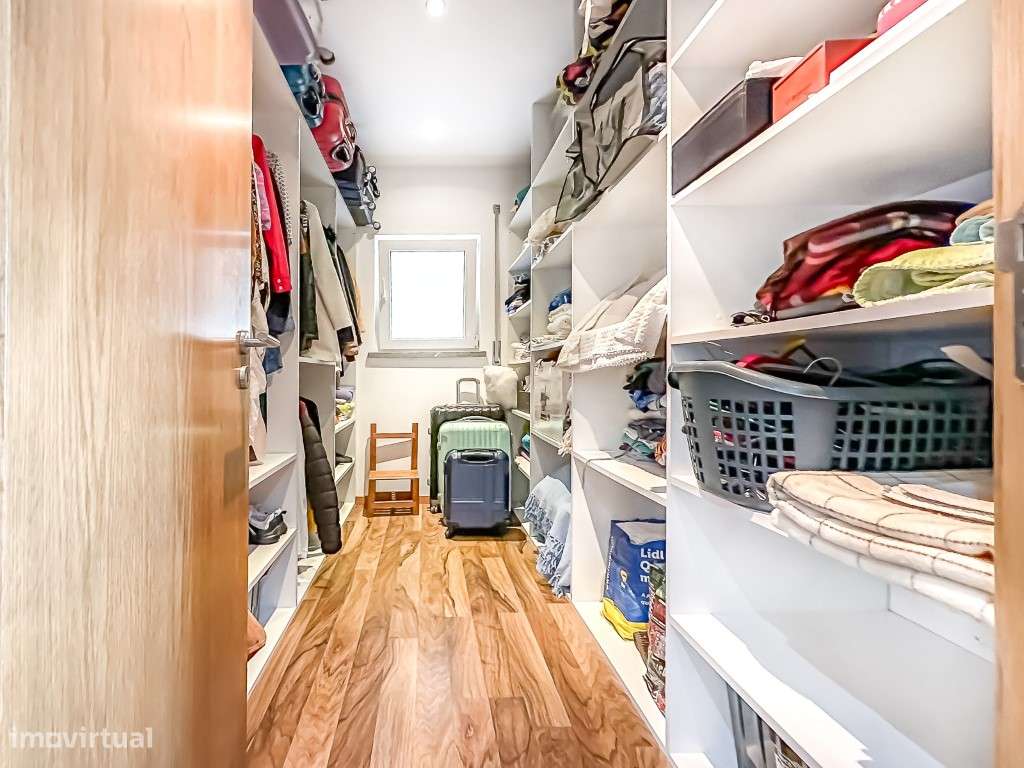 Vende-se moradia T8 junto á Praia da Assenta-19