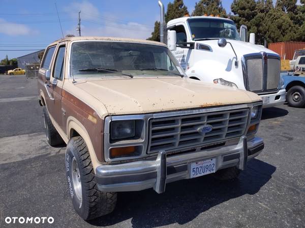 Ford Bronco - 4