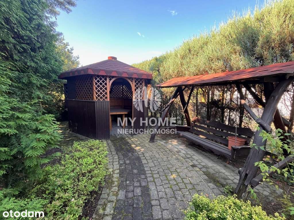 Przestronny Dom z Fotowoltaiką i Ogrodem-5