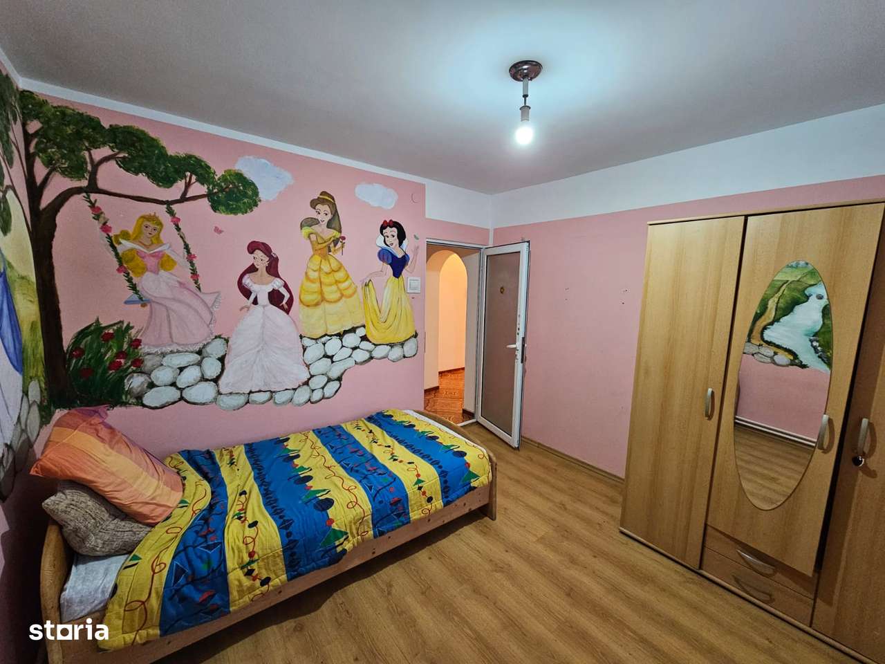 Apartament cu 4 camere in Micro 18 - Imagine principală: 3/14