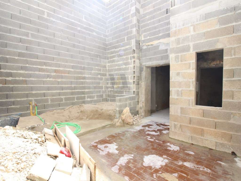 Moradia com Obra Avançada | Potencial de Valorização Imediata-8