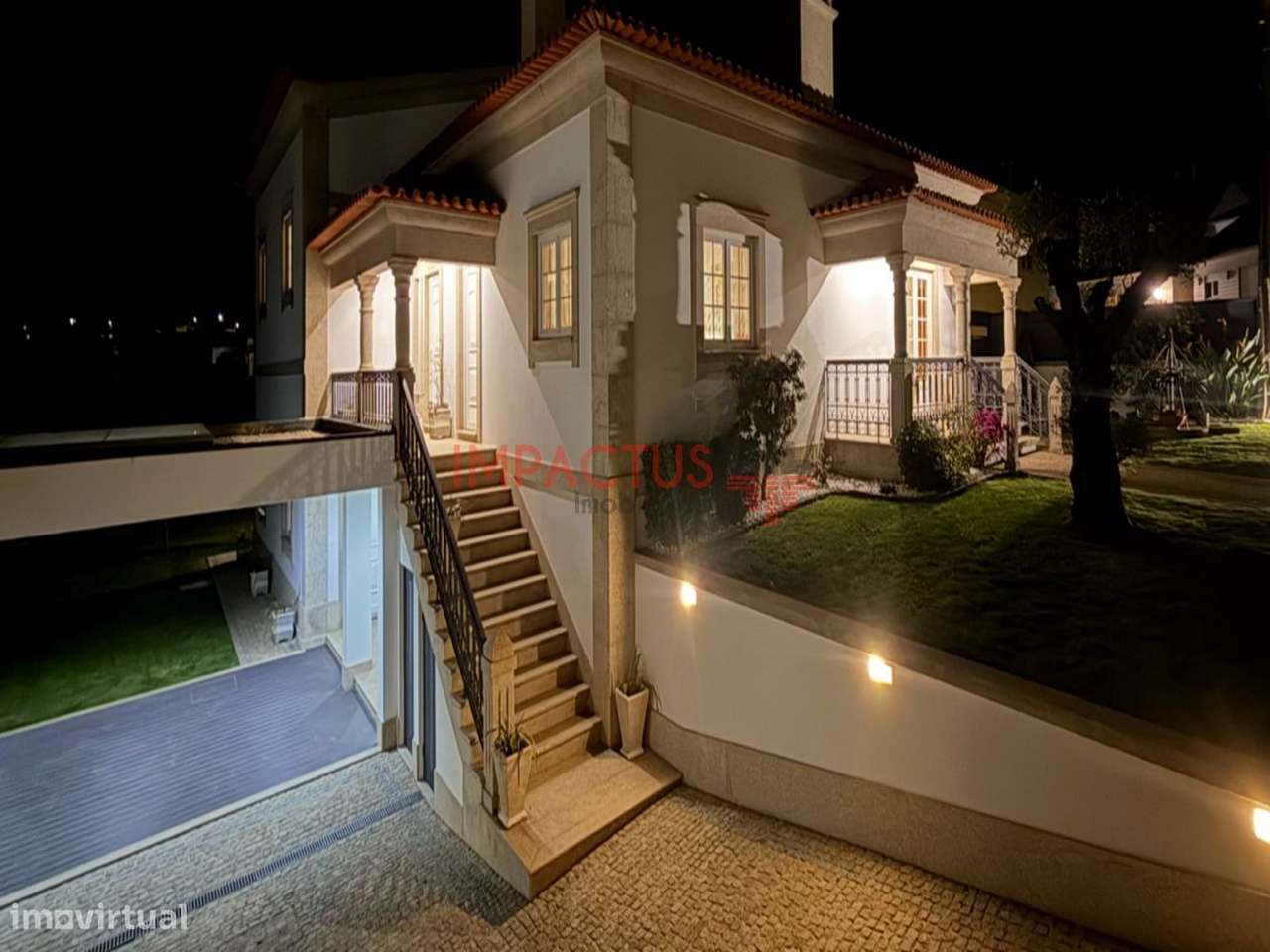 Imponente Moradia isolada com terreno de 1195m2-7