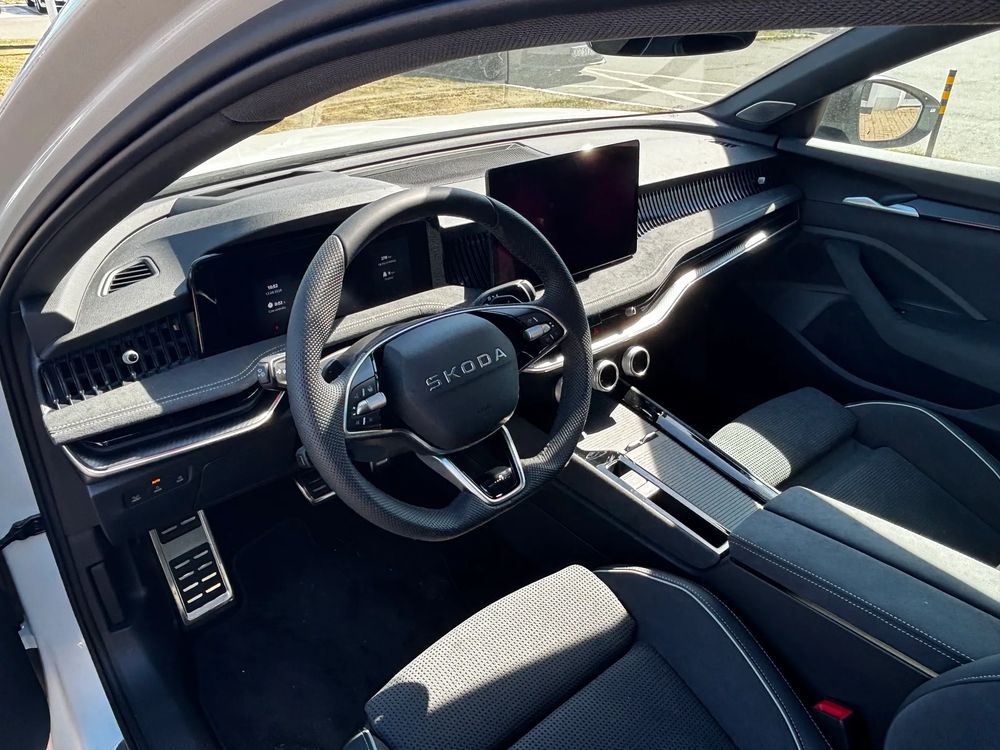 SKODA SUPERB Škoda Superb Combi Sportline 1.5 TSI PHEV 150 kW (204 KM)