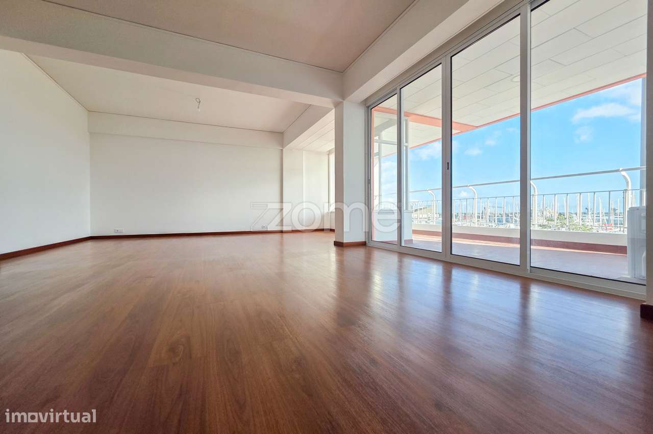 Apartamento T3 com localização Premium em Ponta Delgada - Grande imagem: 2/29