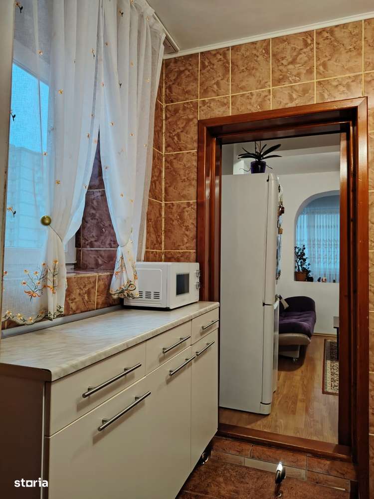 G.Enescu-Apartament 2 camere et.2,cu centrala termica,69500Euro.-4