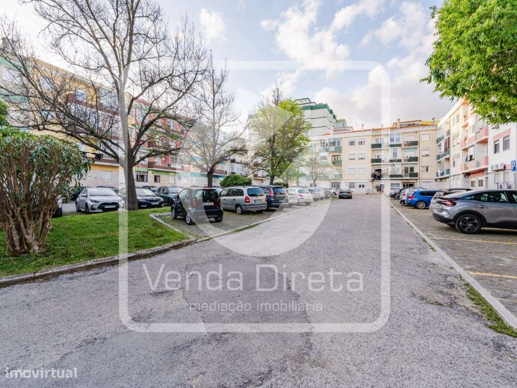Apartamento T3 com 2 varandas no centro de Setúbal.-24