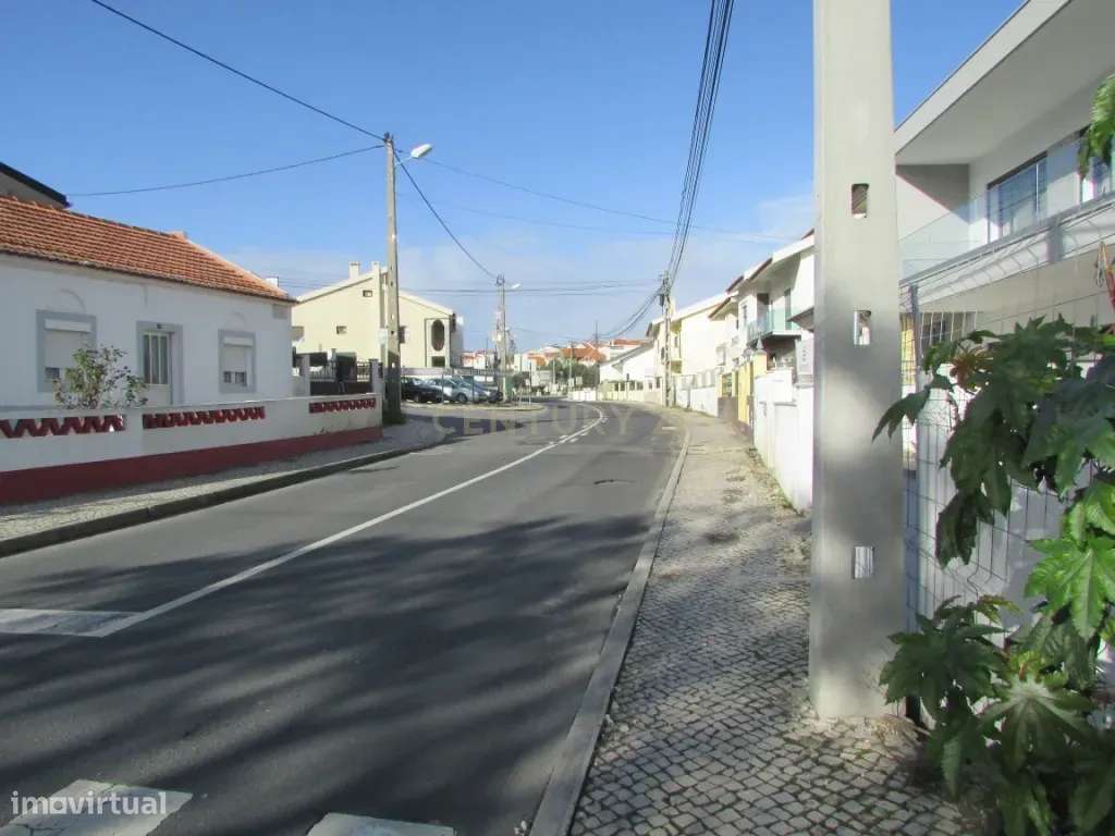 Terreno Urbano com 290m2, em Via Rara, Santa Iria de Azóia - Grande imagem: 5/9