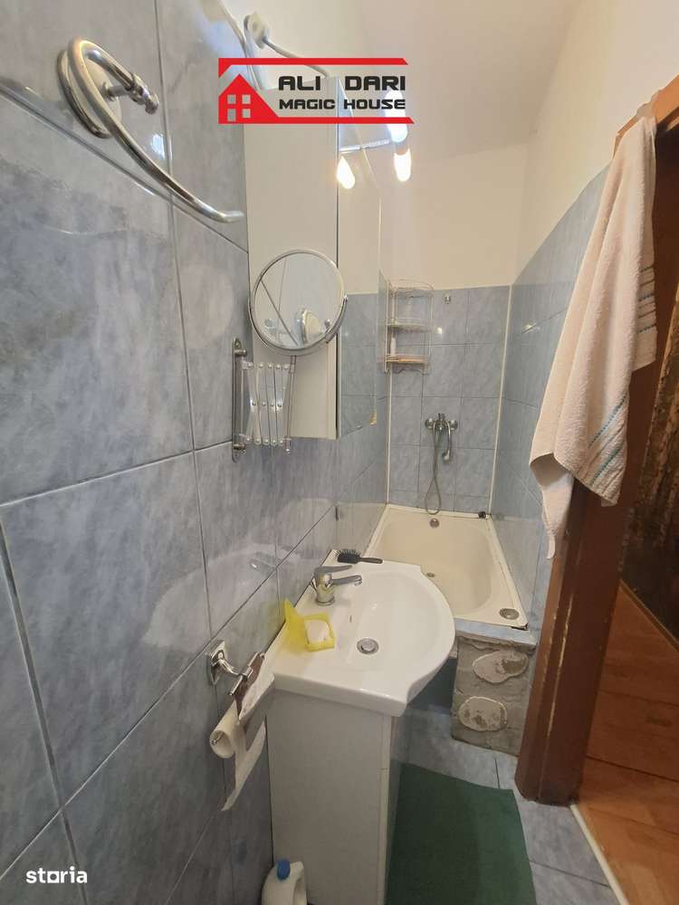 De vânzare apartament de 2 camere + bucătărie Strada Lombului-7