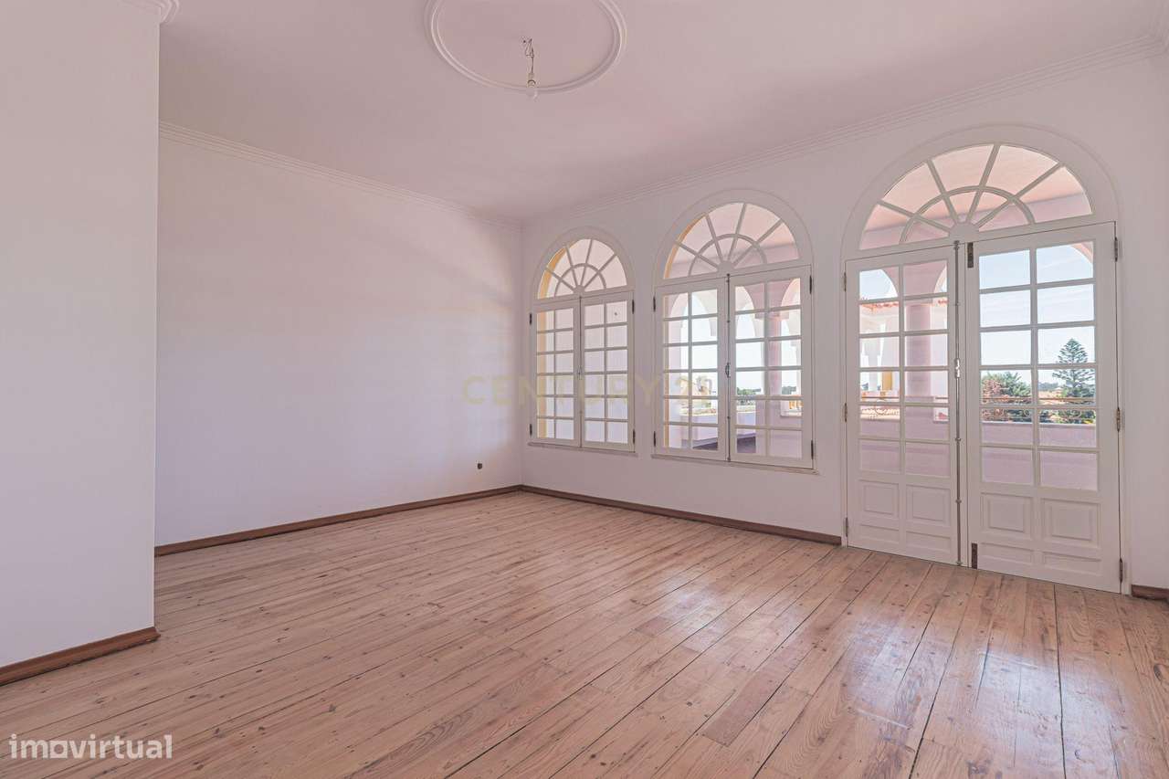 Distinta Moradia, com piscina e adega - perto de praias-36