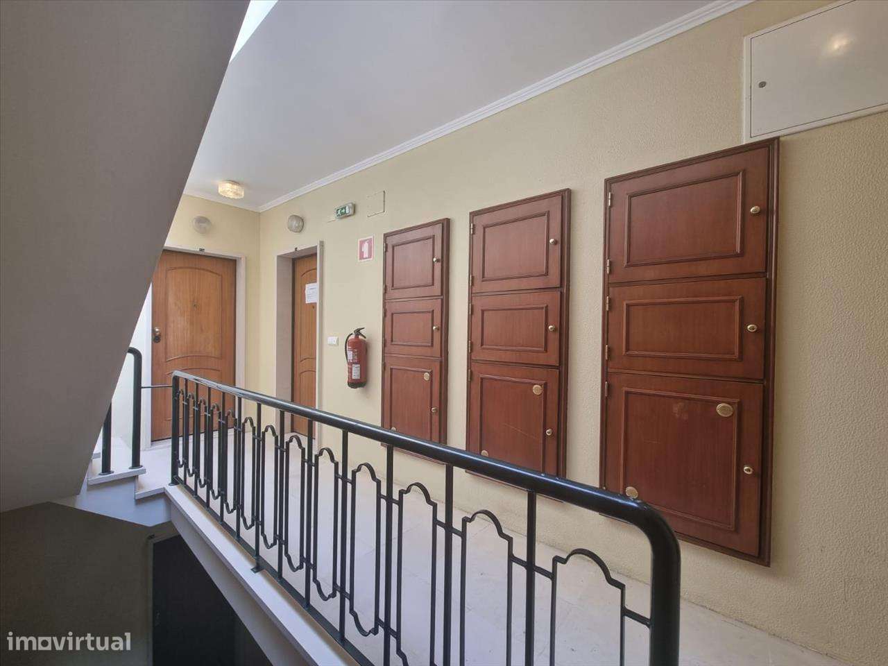 Apartamento com boas áreas e com garagem em Santarém - Grande imagem: 2/21