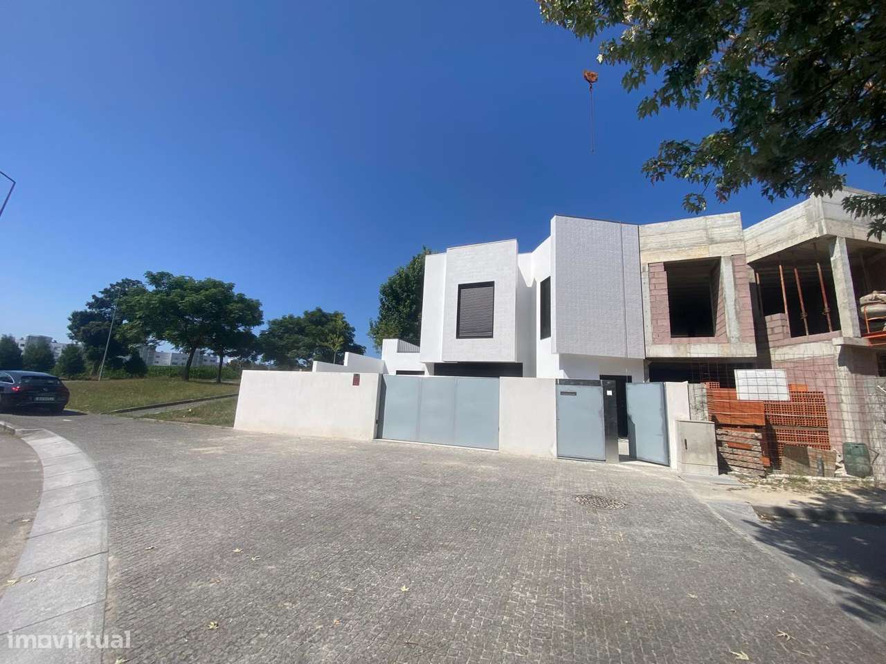 Moradia T3 Nova em Águas Santas -Possibilidade Permuta-7