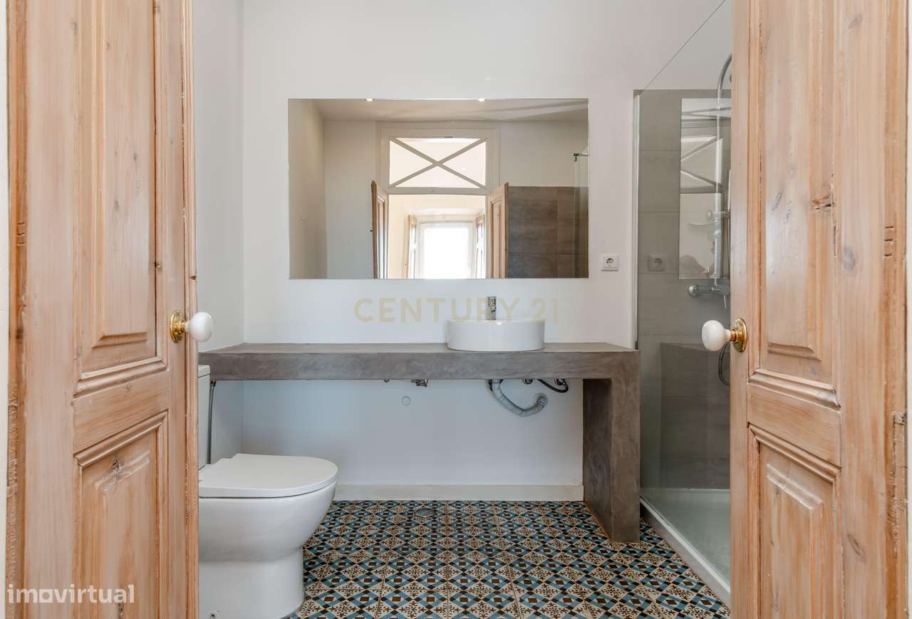 Espetacular apartamento T4 com vista deslumbrante sobre o rio Tejo – C-18