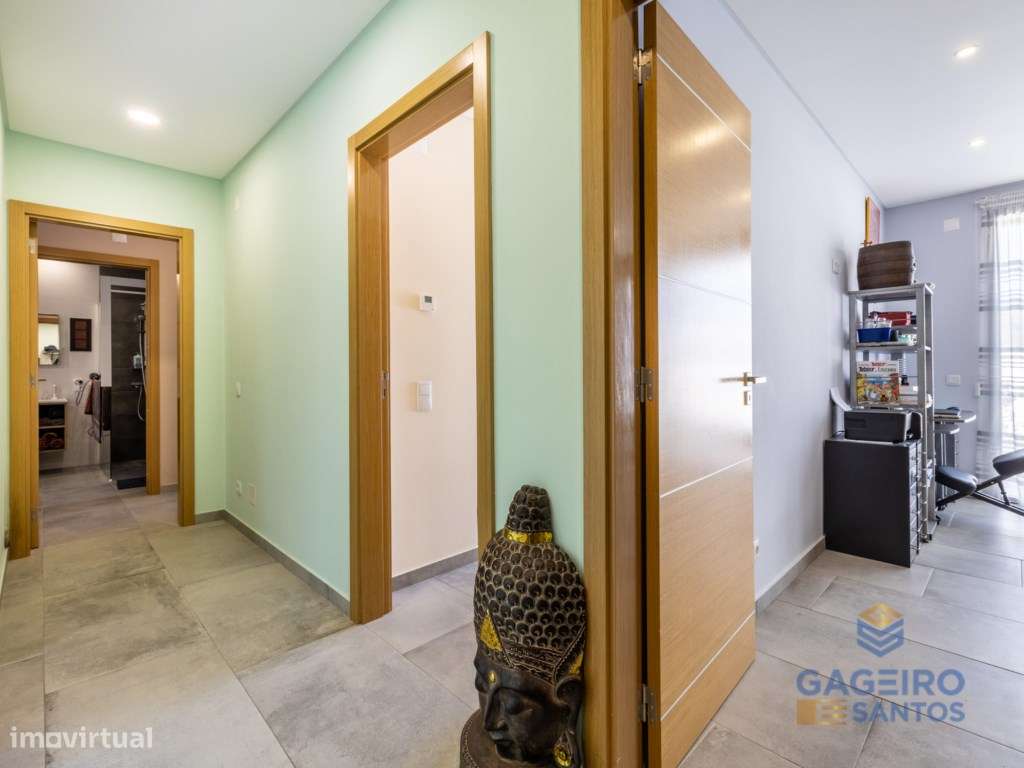 Moradia Térrea T3 Contemporânea com Piscina-23