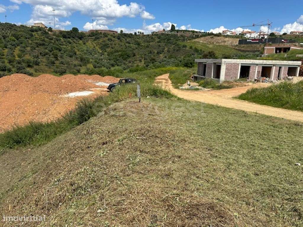 Magnifico lote com 408 m2 para construção situado numa zona habitac... - Grande imagem: 2/16
