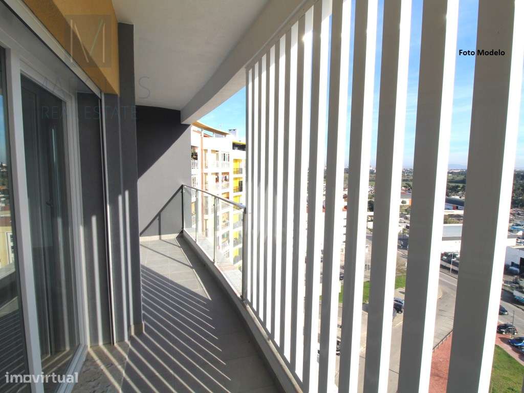 Apartamento T2 com Estacionamento e Arrumos em Vale Milhaços - Corr... - Grande imagem: 4/12