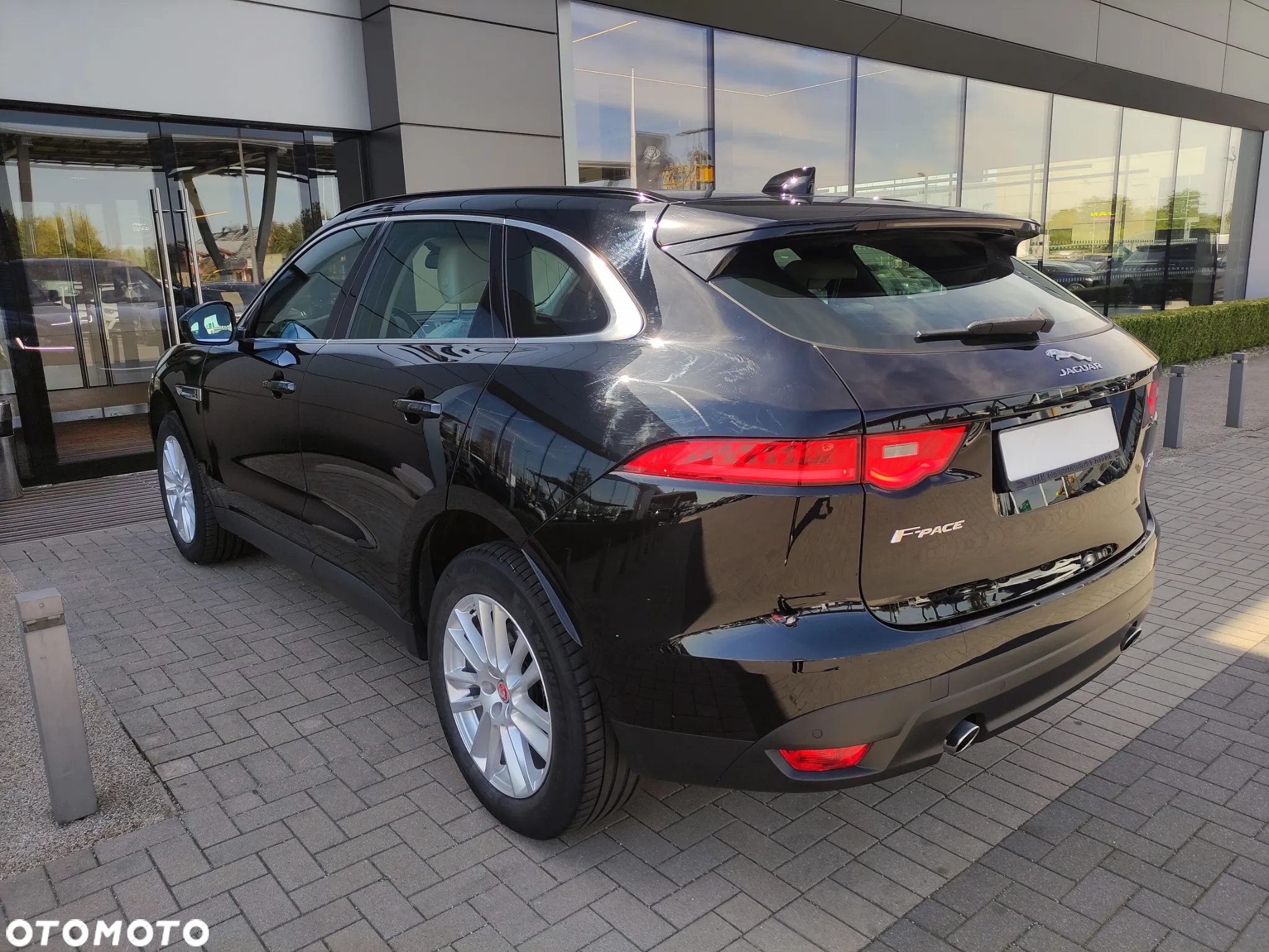 Jaguar F-Pace 2.0 i4D AWD Prestige - 12