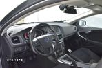 Volvo V40 T2 Momentum - 23