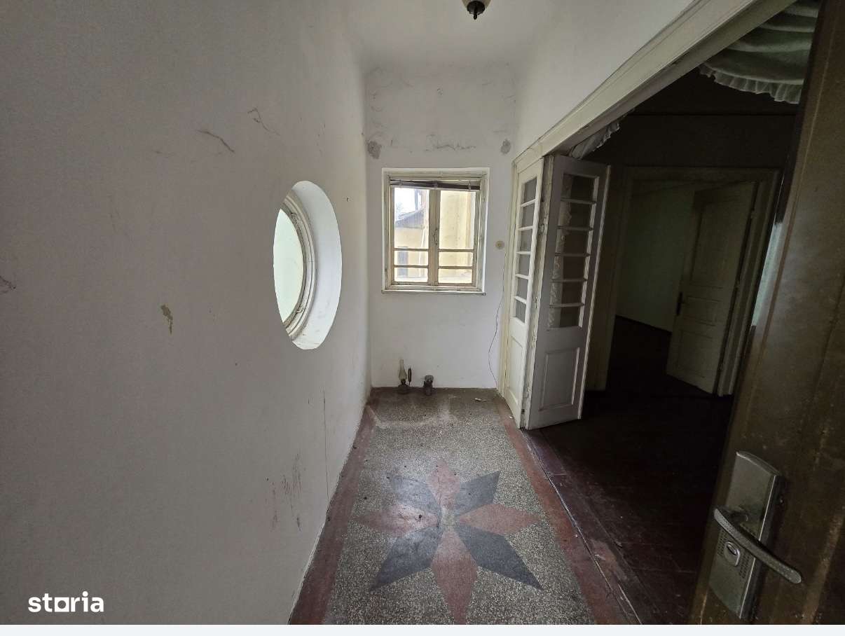 Casă Piață centrală-4