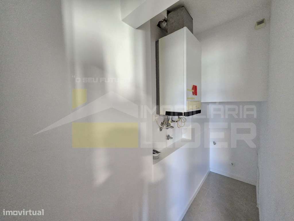 Moradia geminada T3 com piscina, terraço e garagem na Silveira, Tor...-13