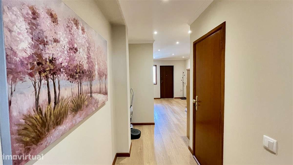 Moradia T4-Póvoa de Varzim-Centro-Acessos-2 Garagens Fechadas-7