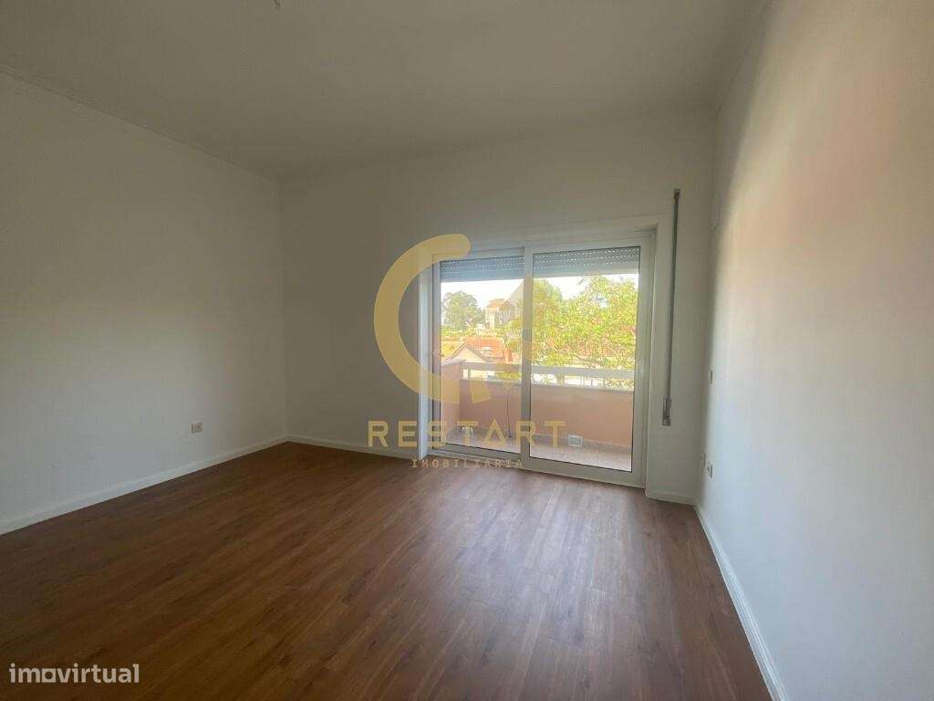 T3 em Águas Santas com 3 frentes, totalmente renovado com muita lumino-21