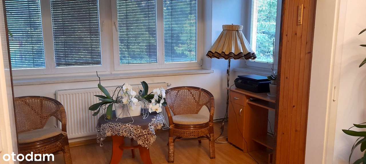 Dzięgielów - dom piętrowy z zabudowaniami gospodarczymi.-7