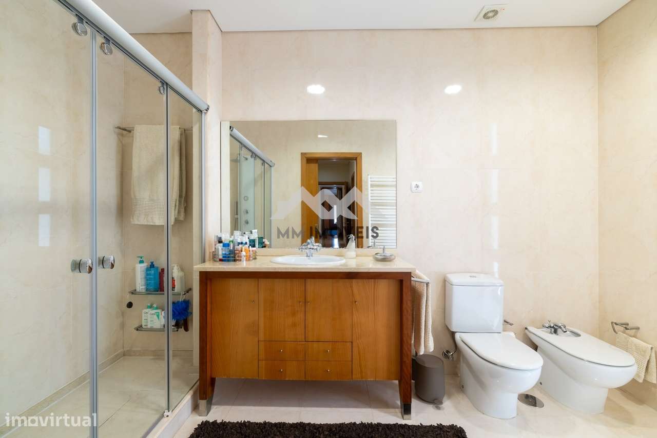 Moradia T6 | Braga | Isolada | Piscina | 1 000m2 | Terraço | Jardim |-13