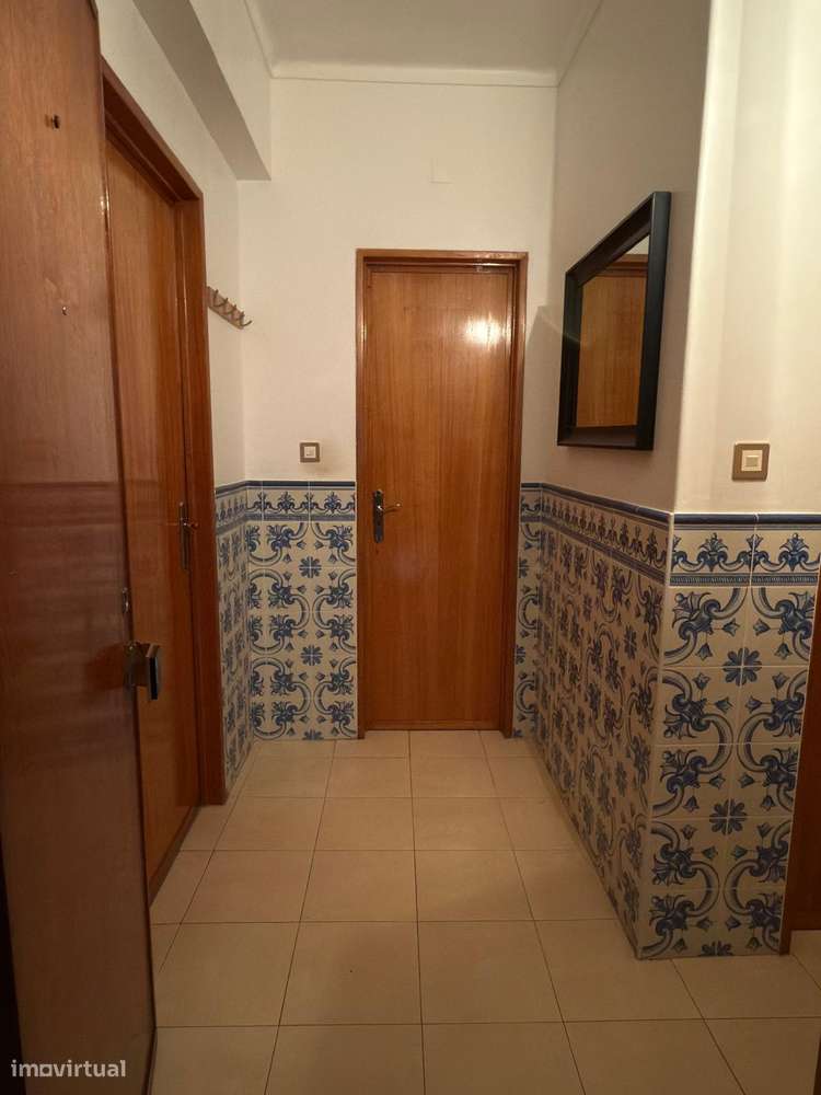 Apartamento T2 em Linda a Velha-4
