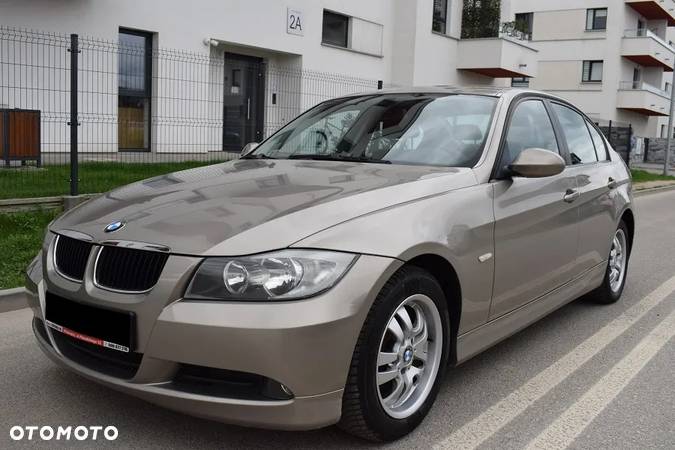 BMW Seria 3 320i - 1