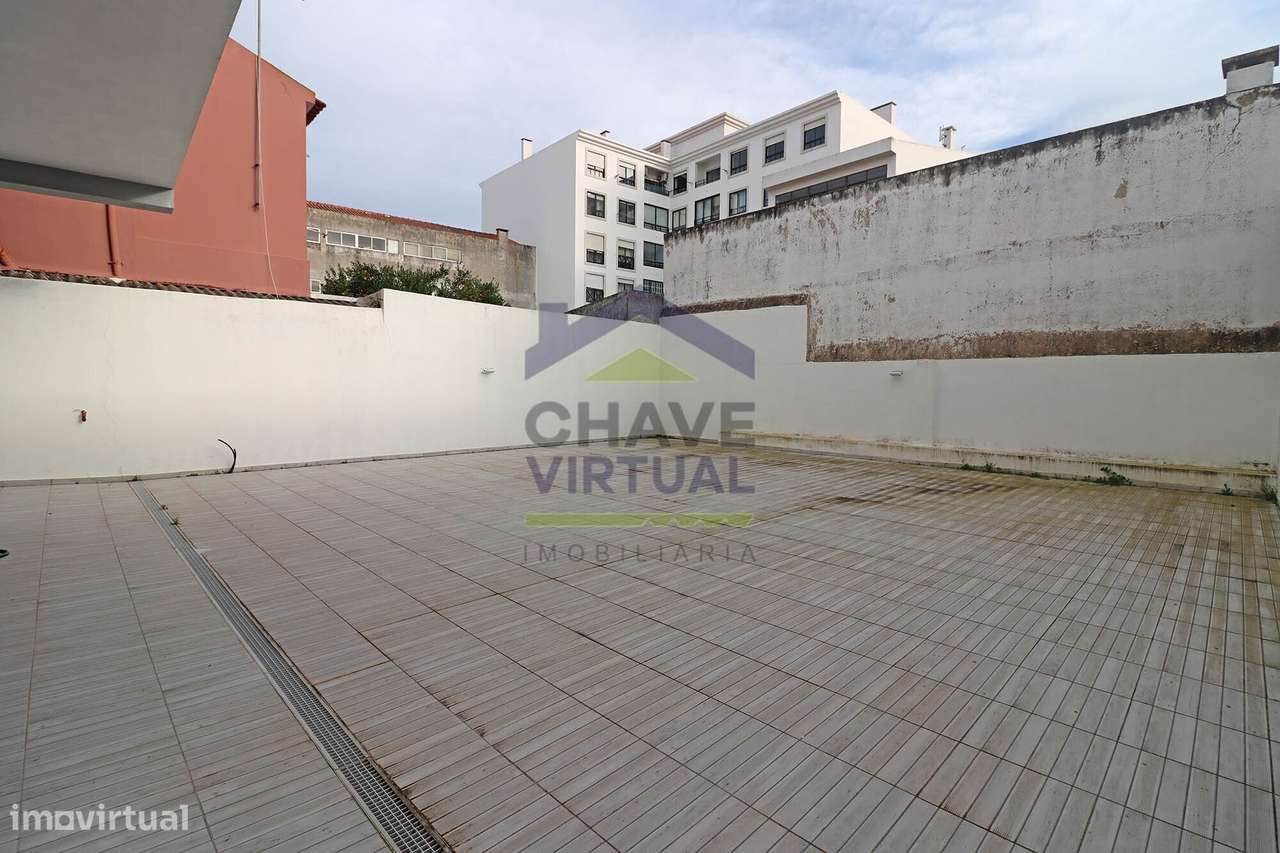 Apartamento T3 com Terraço Amplo - Centro Bombarral-28