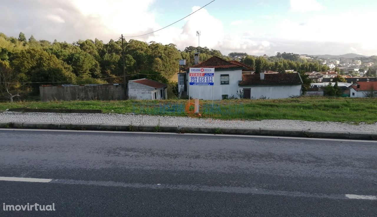 Terrenos em Outeiro, Oliveira de Azeméis, com excelente localização