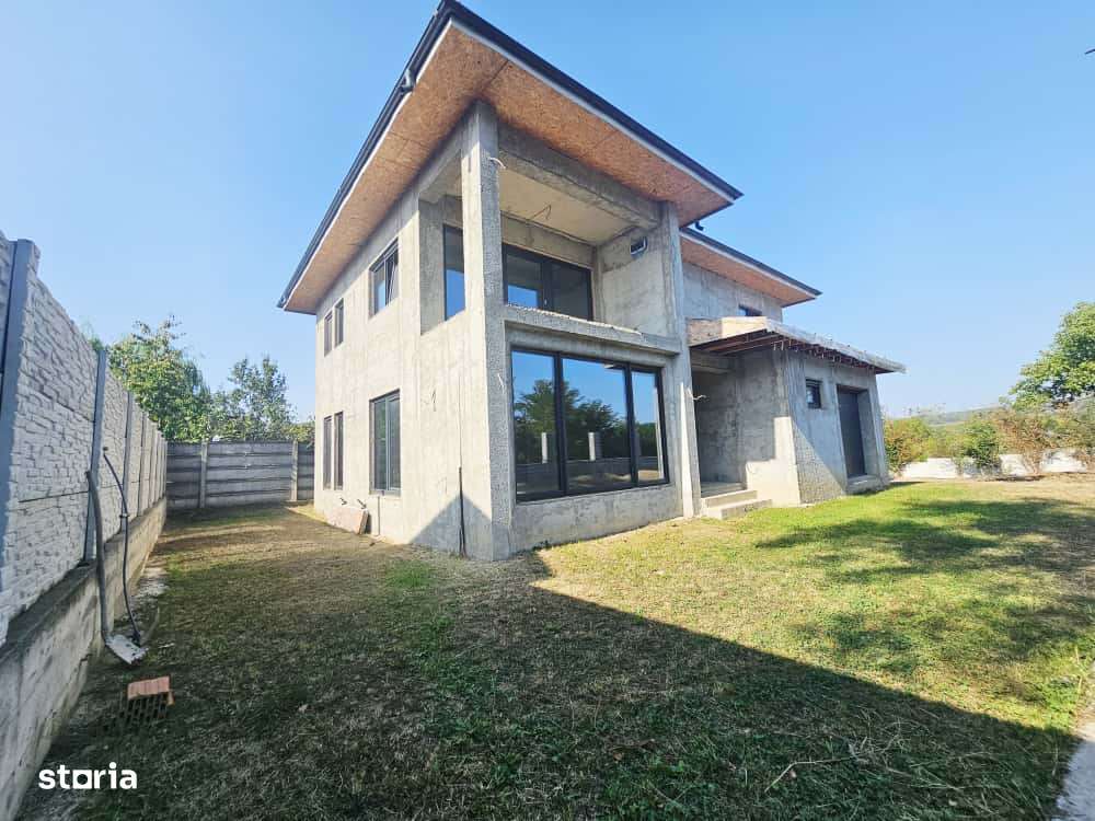 Vilă luminoasă, 4 camere, cu teren generos – Com. Plopu - Imagine principală: 1/18