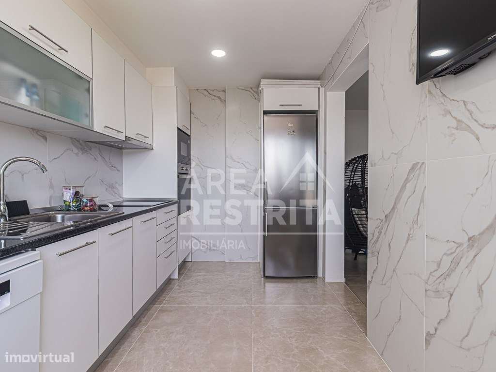Apartamento T2+ 1 em Corroios.-8