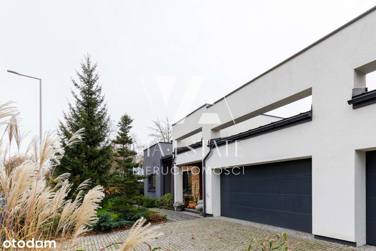 Parterowy nowoczesny dom w Konstancinie I 305m-13