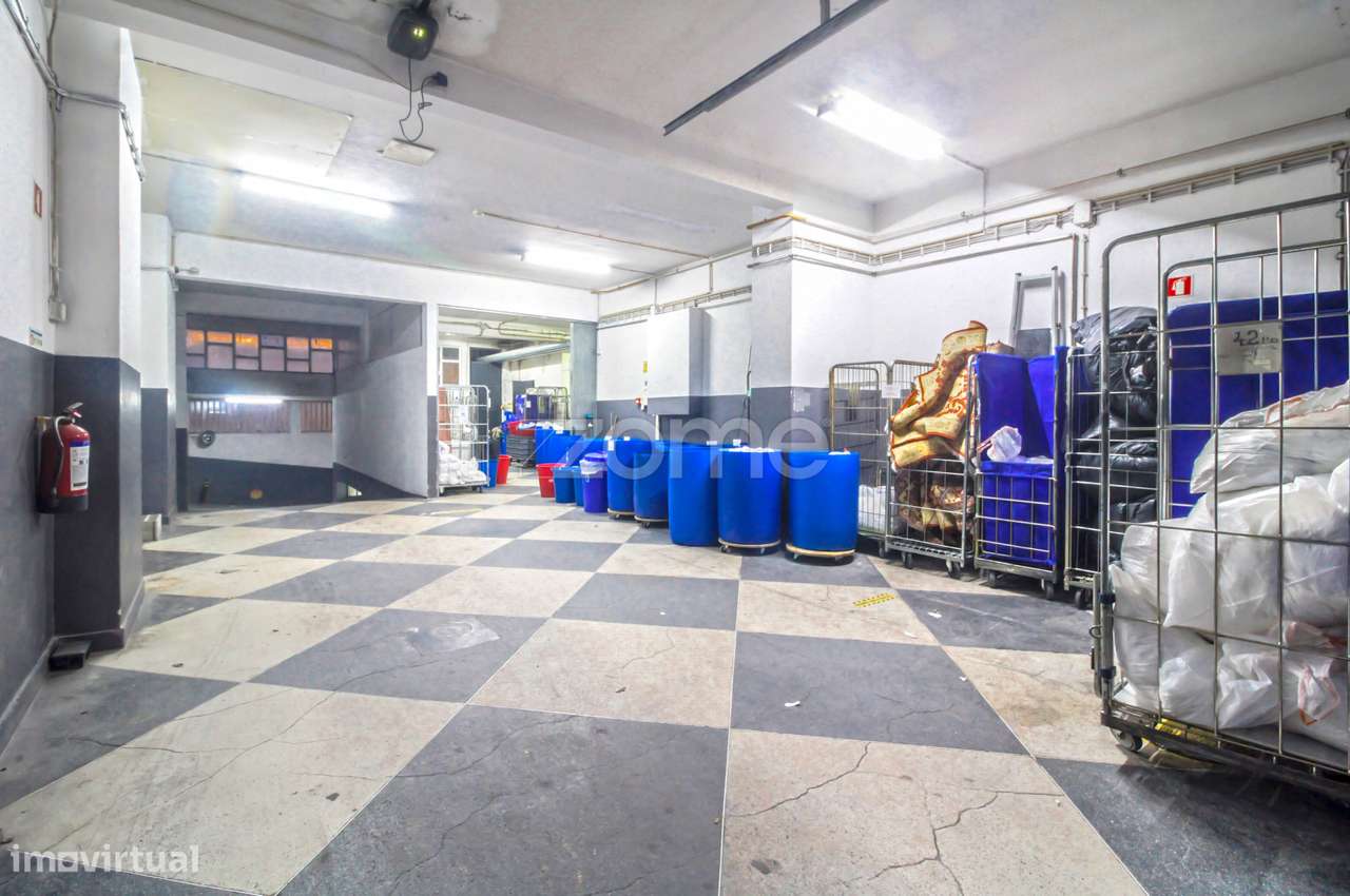 Loja/ Armazém para Comércio e Pequena Industria Centro Porto - Grande imagem: 2/32