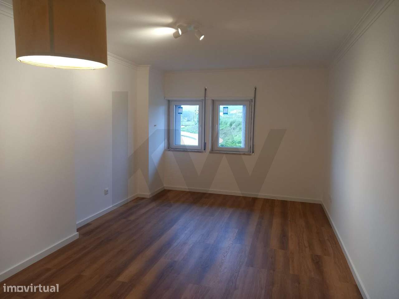 Apartamento T1 com 72,5m2 de área e arrecadação para arrendamento no B - Grande imagem: 3/18