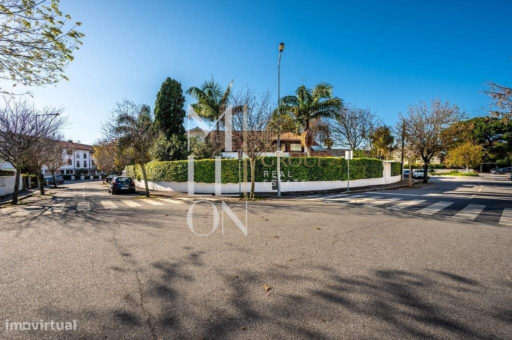 Moradia projetada pelo Arquiteto Siza Vieira, em Matosinhos - Grande imagem: 3/29