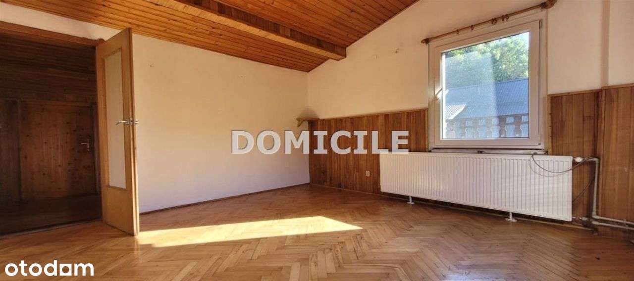 Dom w górach otoczony lasem-13