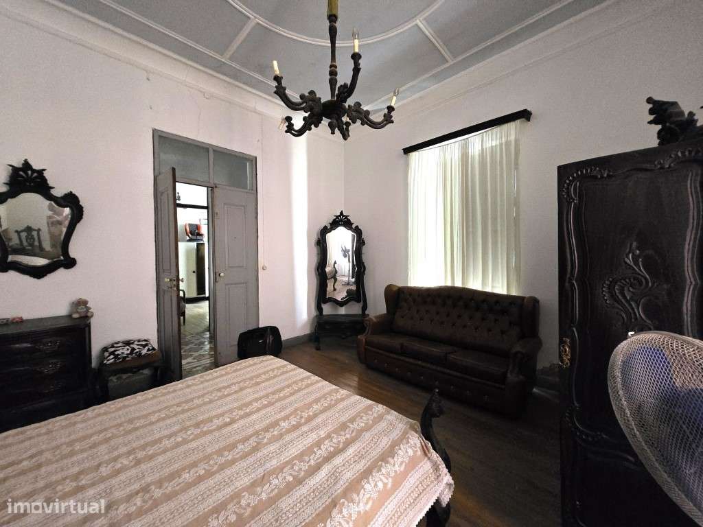 Excelente Moradia de Gaveto, Senhorial, no Centro Histórico da Vila... - Grande imagem: 3/16