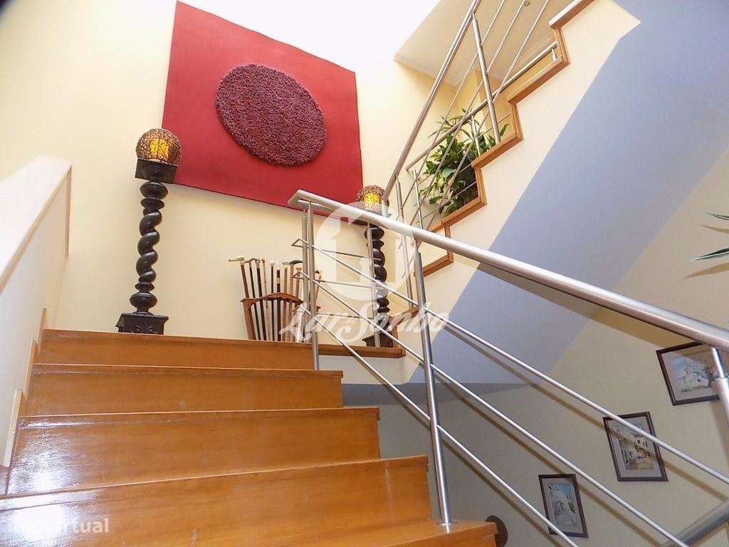 Moradia M4 c/ garagem fechada a 5 minutos do centro - Grande imagem: 5/8