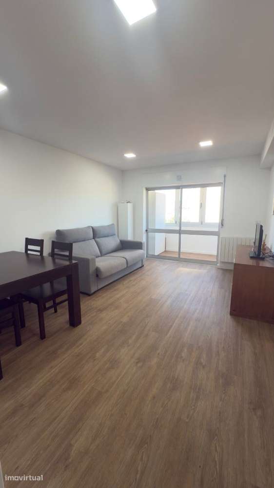 APARTAMENTO T1 kitchenette remodelado, junto à praia. Vistas de mar-6