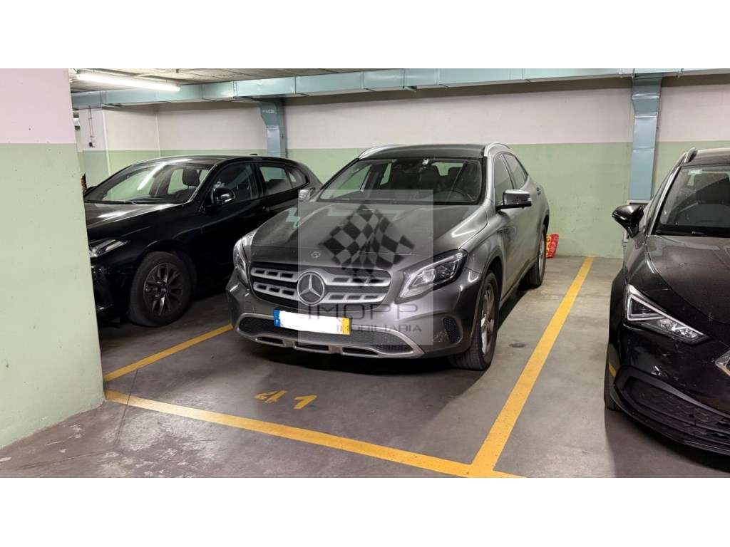 T1 com Varanda e Parqueamento na Alta de Lisboa / Quinta do Lambert-19