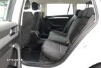 Volkswagen Passat Variant 1.6 TDI SCR DSG Conceptline - 25