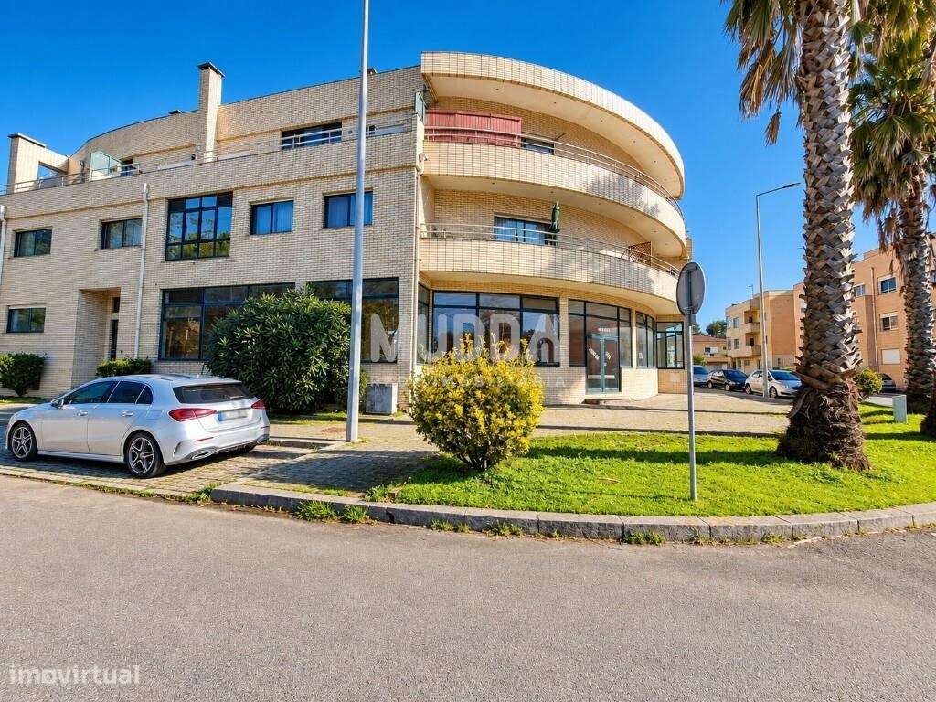 Fantástica loja nova na Madalena, Vila Nova de Gaia.-3