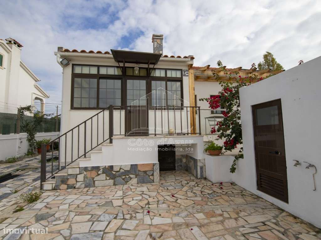 Moradia Isolada T2+2 com Piscina em Localização Privilegiada - Grande imagem: 5/24