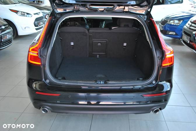 Volvo V60 D4 Momentum - 21