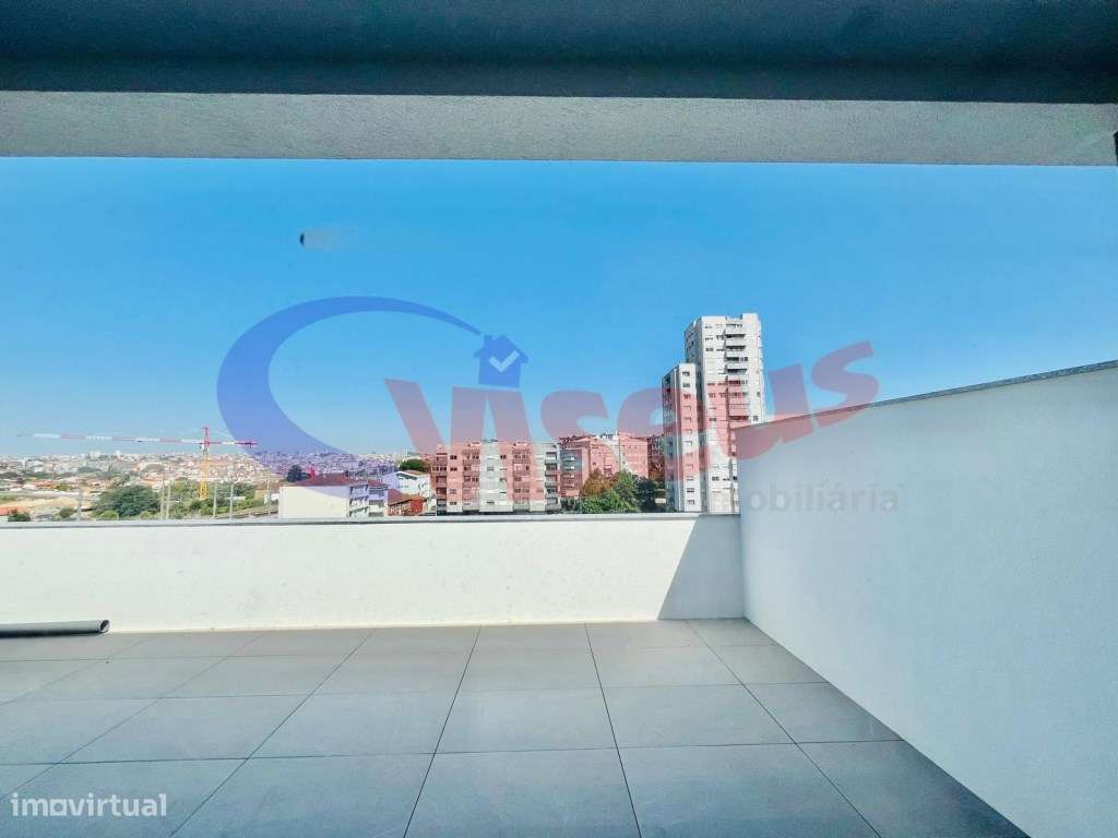 Apartamento T3 Penthouse Coimbrões-29