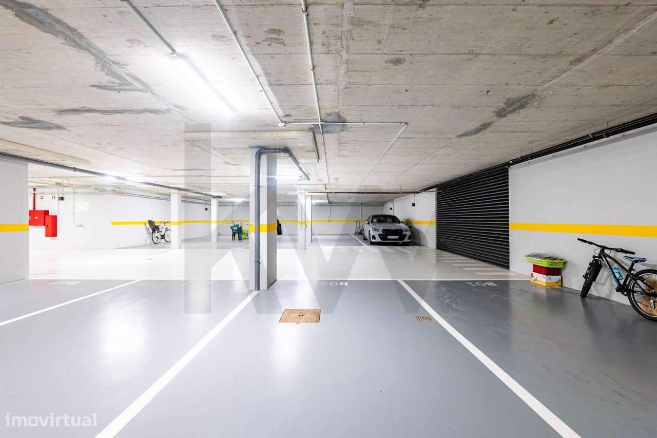 Apartamento T4 com Jardim e Piscina na Parede – Cascais-36